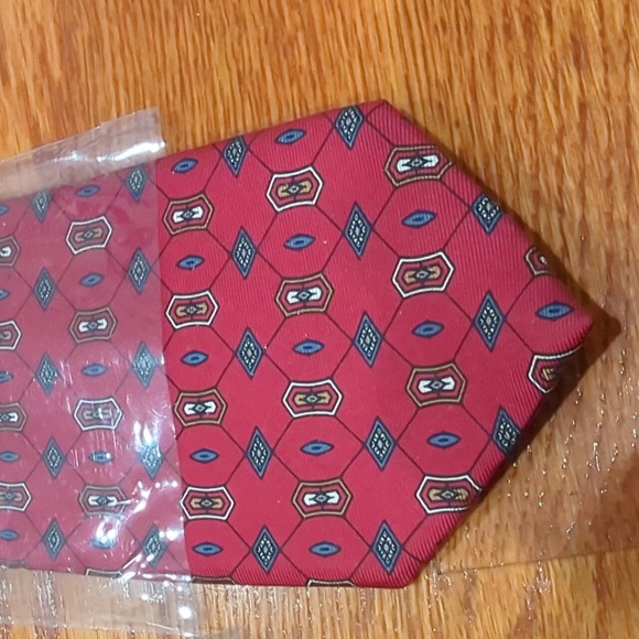 Four brand new 2.75" thin ties. All red & blue & white, 2 have tan/gold. - Picture 5 of 6